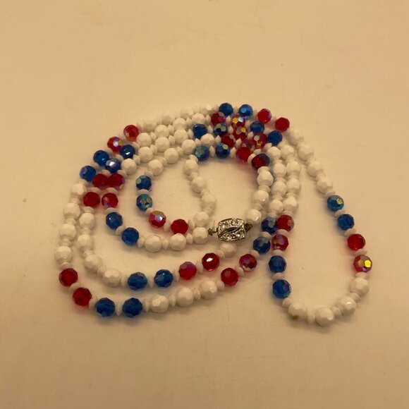 $$ SOLD $$ EUC Vintage White Red and Blue Crystal/Glass Bead Necklace - Picture 7 of 7